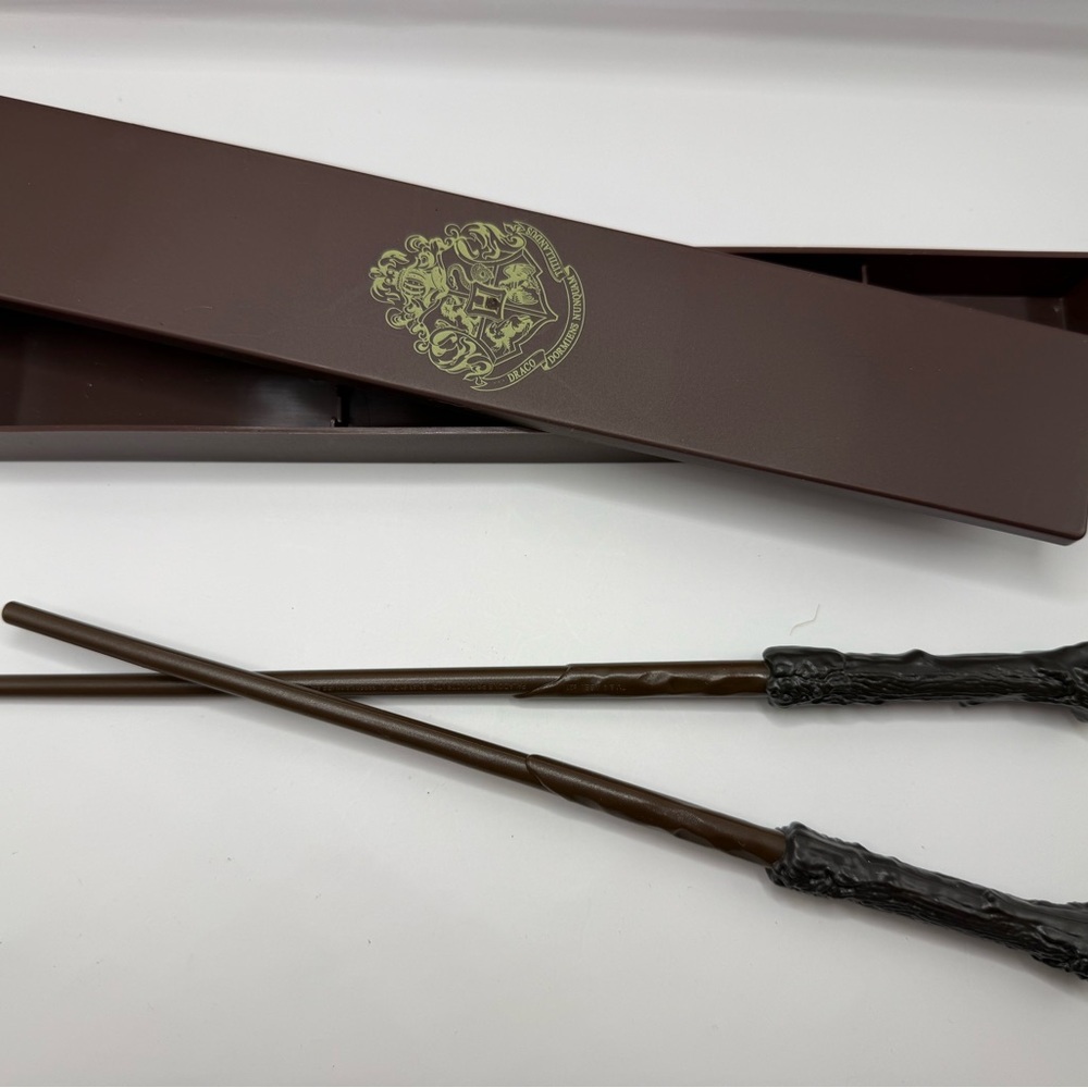 🔴 Harry Potter Wand Chopstick Set w/ Display Box – Collectible